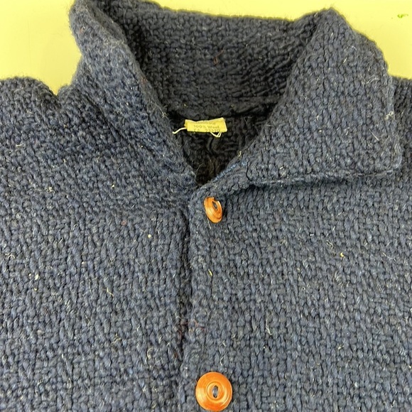 100% Wool Boxy Button Up Cardigan Made in Ecuador - Picture 13 of 13